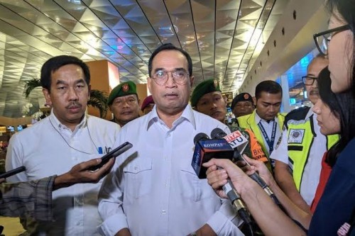 Menteri Perhubungan Budi Karya Sumadi saat meninjau Terminal Tiga Bandara Soekarno-Hatta, Kamis (27/2/2020). (Foto: kompas.tv)