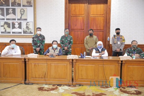 Pembahasan perpanjangan PSBB Surabaya Raya