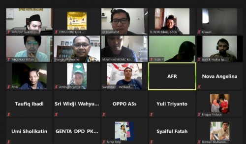 Suasana Webinar yang di gelar Fraksi PKS DPRD Kota Malang secara virtual. (Foto: Dokumentasi Fraksi PKS DPRD Kota Malang).