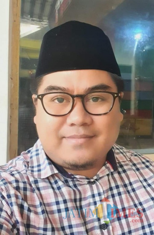 Agus Setiawan, SE, Pengusaha dan pengamat ekonomi asal Lumajang (Foto : Moch. R. Abdul Fatah / Jatim TIMES)