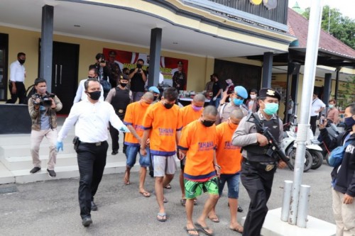 Penjual Serbuk Mercon Diamankan Satreskrim Polres Ponorogo. Senin (18/05/2020) (Foto:Satreskrim Polres Ponorogo)