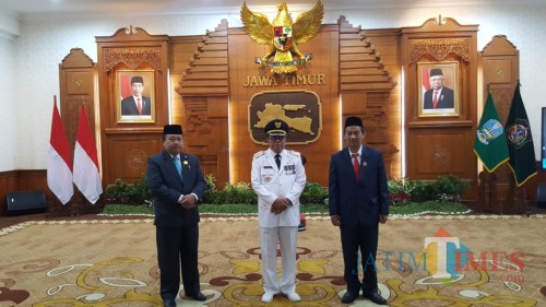 Dari kiri ke kanan : Wakil Ketua DPRD Yasin Hermanto, Wali Kota Blitar Santoso, dan Ketua DPRD dr Syahrul Alim.(Foto : Team BlitarTIMES)