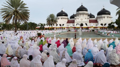 Ilustrasi salat idulfitri. (Foto: islami.co).