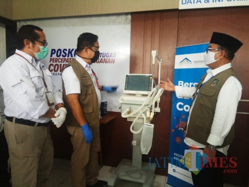 Penyerahan Bantuan PT BSI Kepada Gugus Tugas Percepatan Penanganan Covid-19 Banyuwangi (Nurhadi/ JatimTIMES)