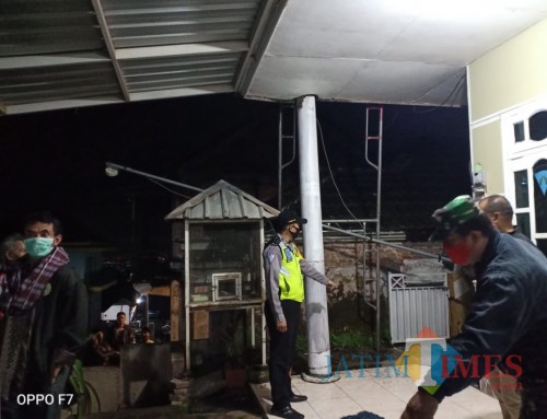 Petugas kepolisian Polsek Dau saat melakukan olah TKP di lokasi kejadian (Foto : Polsek Dau for MalangTIMES)