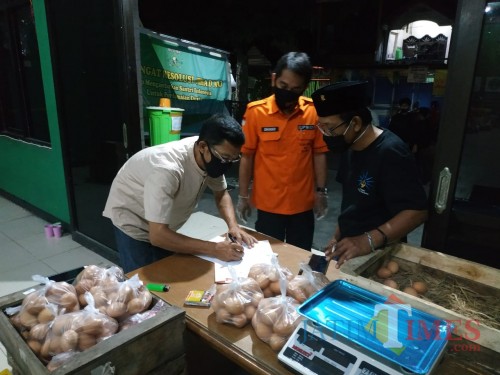 Sembako bantuan dari BPBD Jatim