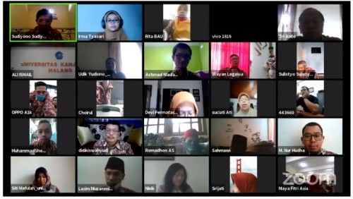 Para pegawai dan dosen Unikama yang melakukan upacara online peringati Hari Kebangkitan Nasional dan Dies Natalis Unikama. (Ist)