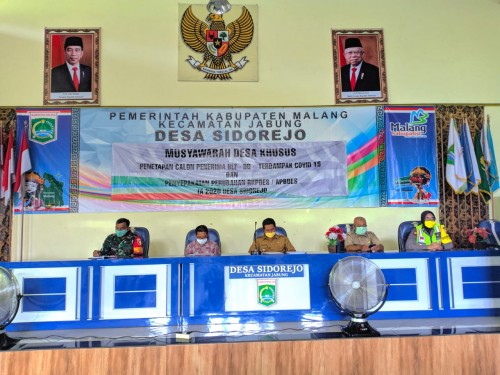 Pelaksanaan Musyawarah Desa Khusus (Musdes Sus) di Desa Sidorejo, Kecamatan Jabung, Kabupaten Malang. (Foto: Kodim 0818)
