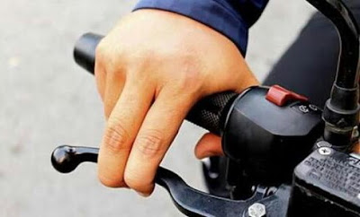 Pengereman menggunakan dua jari yang justru berpotensi buruk (istimewa)