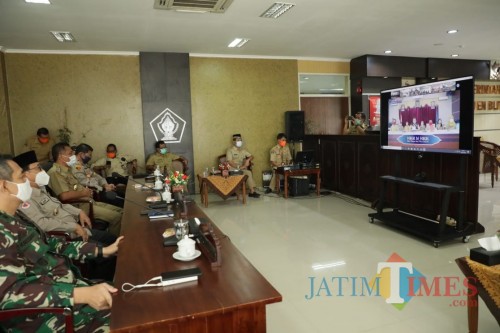 Halalbihalal digelar Pemkab Blitar secara online sekaligus penbentukan kampung tangguh bencana.(Foto : Aunur Rofiq/BlitarTIMES)