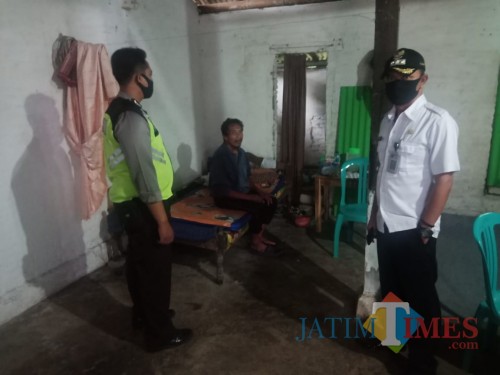 Nadhori dalam kondisi baik meski 2 hari berada di dasar sumur (Foto: Aunur Rofiq/ BlitarTIMES)