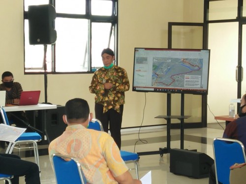 Kepala DPUPRPKP Kota Malang Hadi Santoso saat memaparkan jalur alternatif selama pembangunan Jembatan Kedungkandang.(Istimewa)