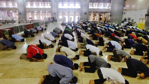 Salat Jumat (Foto: tempo.co)