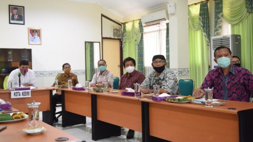 Kabar gembira bagi pengantin non Muslim di Kediri. (Foto: Ist)