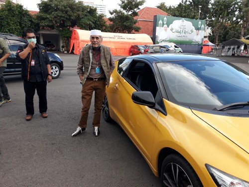 Habib Hasan saat tiba di grahadi