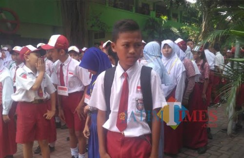 Ilustrasi siswa sekolah di Kota Malang (Dokumentasi MalangTIMES).
