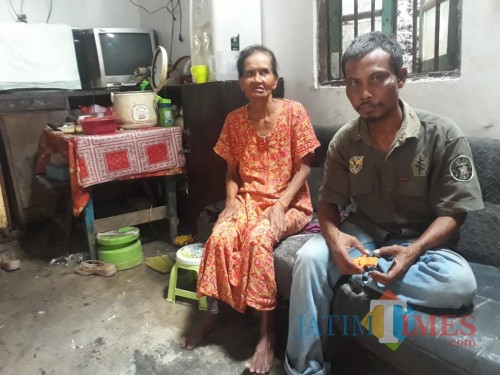 Sugik Warga Pengganti Penerima BLT DD Double. (Foto:M Nasir Madiuntimes)