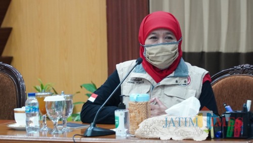 Gubernur Jatim Khofifah Indar Parawansa.