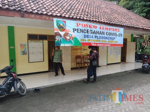 Posko covid-19 Desa Plosokerep, Kecamatan Sumobito, Jombang. (Foto : Adi Rosul / JombangTIMES)