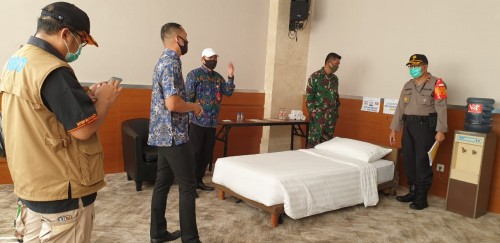 Plt Kepala Dinas Pariwisata Kota Batu, Imam Suryono saat survey di salah satu hotel di Kota Batu. (Foto: istimewa)