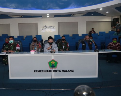 Rapat koordinas menuju new normal secara virtual di Ngalam Command Center (Humas Pemkot Malang).