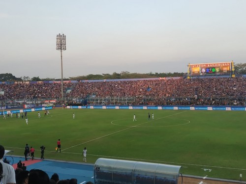 Pertandingan Liga 1 sebelum Covid-19 masuk Indonesia (Hendra Saputra)