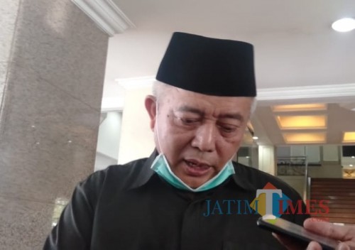 Bupati Malang HM Sanusi saat menjelaskan klaster covid-19 di RS Prima Husada