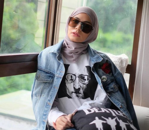 Koleksi sweatershirt brand aktris Meisya Siregar. (Foto: instagram @meisya__siregar).