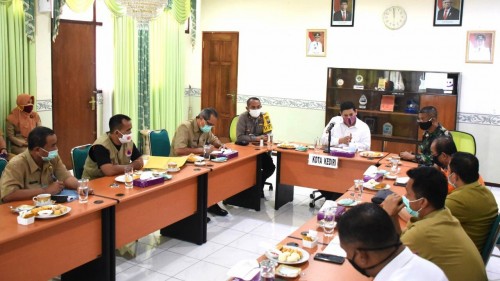 Respon Aduan Masyarakat, Walikota Kediri Gelar Rapat Koordinasi Percepatan Penanganan Covid-19