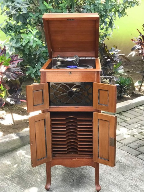 Gramaphone lawas buatan Jerman yang berusia puluhan tahun di Galeri Bangho (Ist)