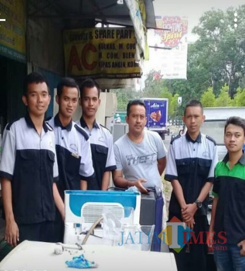 Siswa Magang di Bengkel CV. Roytek Lestari