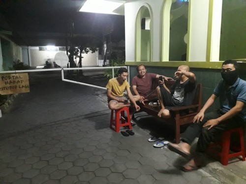 Jaga portal area kos. Handal pratama Putra