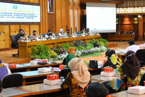 Rapat Koordinasi Percepatan Penanganan Covid 19 bersama 99 RS Rujukan se - Jatim