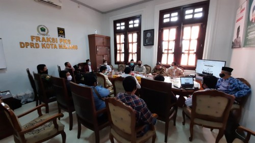 Suasana pertemuan Hari Aspirasi Fraksi PKS DPRD Kota Malang bersama perwakilan OKP di Kota Malang, Senin (29/6). (Foto: Dokumentasi Fraksi PKS).