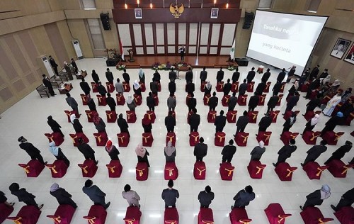 Suasan pelantikan mutasi lingkungan Pemkot Batu di Graha Pancasila Balai Kota Among Tani, Kamis (18/6/2020). (Foto: Humas Pemkot Batu)