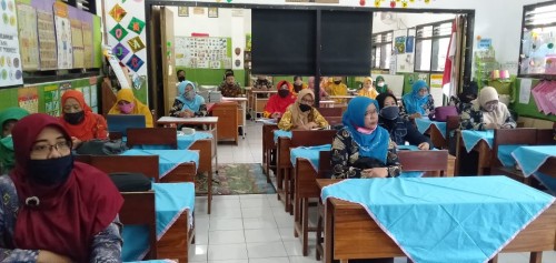Suasana workshop "Bimtek Pembuatan Media Pembelajaran Daring". (Foto: istimewa)