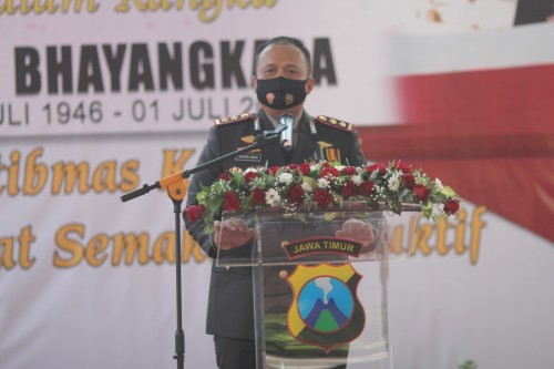 Kapolres Malang AKBP Hendri Umar saat memberikan sambutan dalam rangka Hari Bhayangkara di Tennis Indoor Polres Malang, Rabu (1/7/2020). (Foto: Humas Polres Malang)