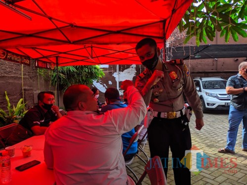 Kasatlantas Polres Tulungagung, AKP Aristianto Budi Sutrisno saat bertemu para Jurnalis / Foto :Istimewa / Tulungagung TIMES