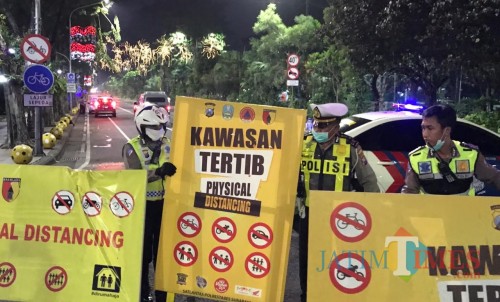 Penutupan Jalan Raya Darmo