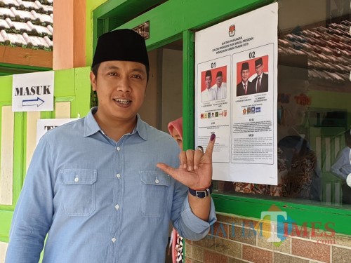 Ketua DPC Partai Gerindra Kabupaten Malang, Chusni Mubarok saat setelah menggunakan hak pilihnya di Pemilu 2019. (Foto: Chusni Mubarok for MalangTimes)