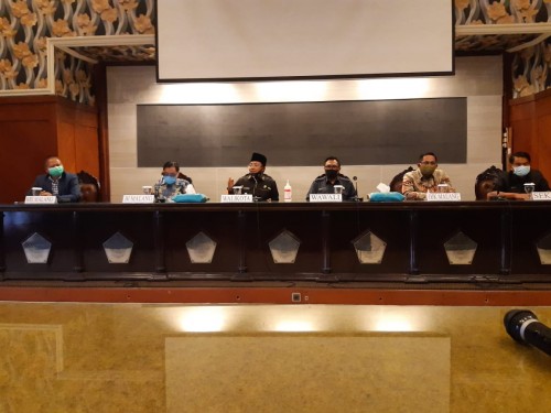 Konferensi pers berkaitan dengan pegawai BRI Kanwil Malang yang terjangkit covid-19 di Balai Kota Malang (Istimewa).