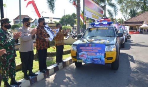 Seremoni peluncuran mobil tangguh oleh Polres Madiun Kota.