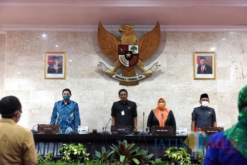 Ketua DPRD Kota Kediri Agus Sunoto memimpin rapat paripurna pemberhentian wakil wali kota. (Ist)