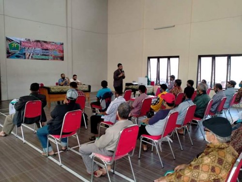 Bidang Cipta Karya, Seksi Air Minum, Air Limbah dan Sumberdaya Air melakukan sosialisasi kepada masyarakat terkait sanitasi sehat (DPUPRPKP).