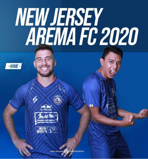 Arema FC dengan jersey baru dan sponsor di musim 2020 (official Arema FC)