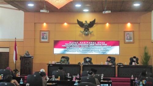 rapat Paripurna Pandangan Umum Fraksi Terkait Raperda APBD 2019 digelar DPRD Kota Blitar.(Foto : Aunur Rofiq/BlitarTIMES)