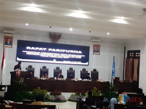 Rapat Paripurna di Ruang Sidang DPRD Kita Malang, Selasa (14/7). (Arifina Cahyanti Firdausi/ MalangTIMES).