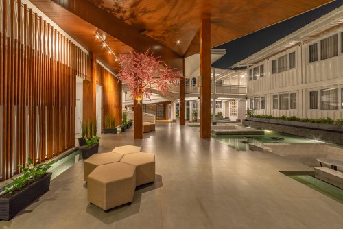 Nuansa kontainer dan Japanese terasa saat masuk di Kontena Hotel. (Foto: Kontena Hotel)