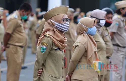 ASN Pemkot Batu saat melaksanakan apel di halaman Balai Kota Among Tani. (Foto: istimewa)