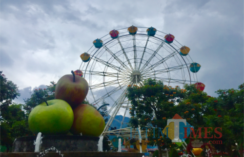 Alun-Alun Kota Batu. (Foto: Irsya Richa/MalangTIMES)